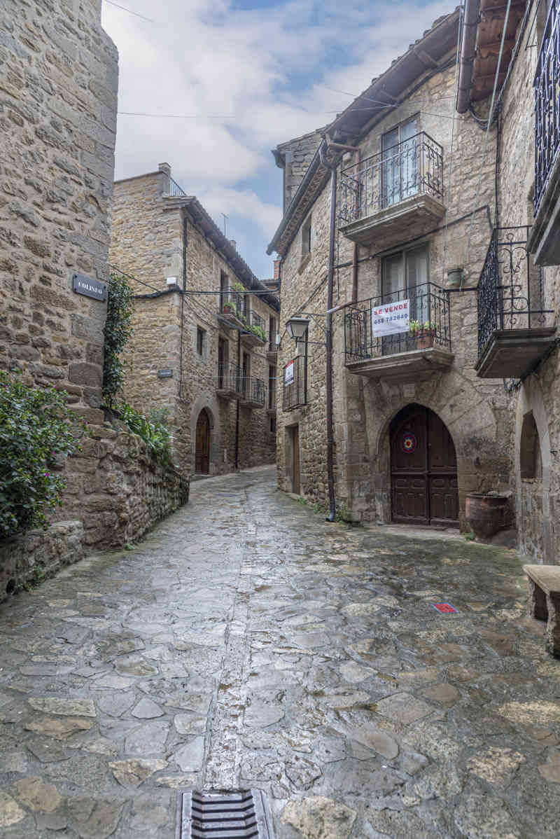 Zaragoza - Sos del Rey Católico 52.jpg